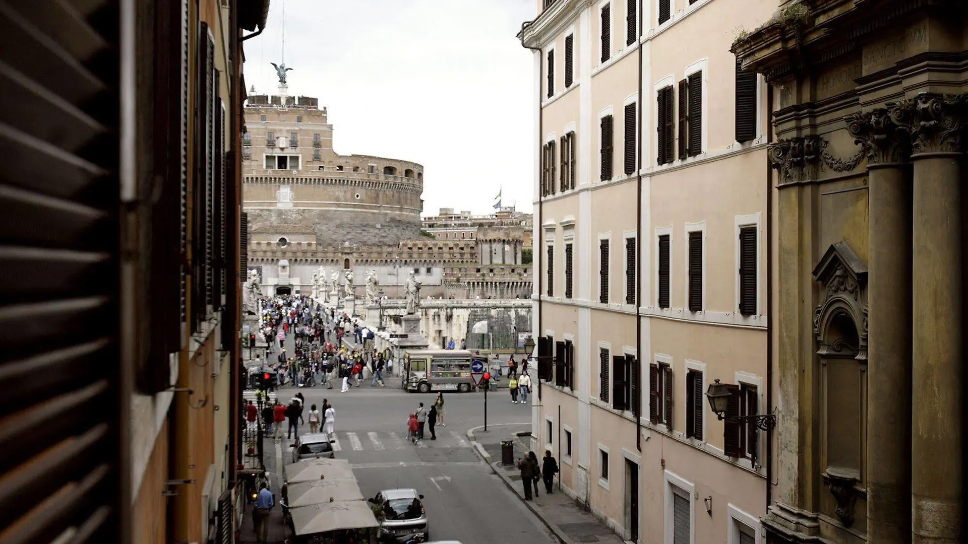 Casa De Fiori Apartments contacts