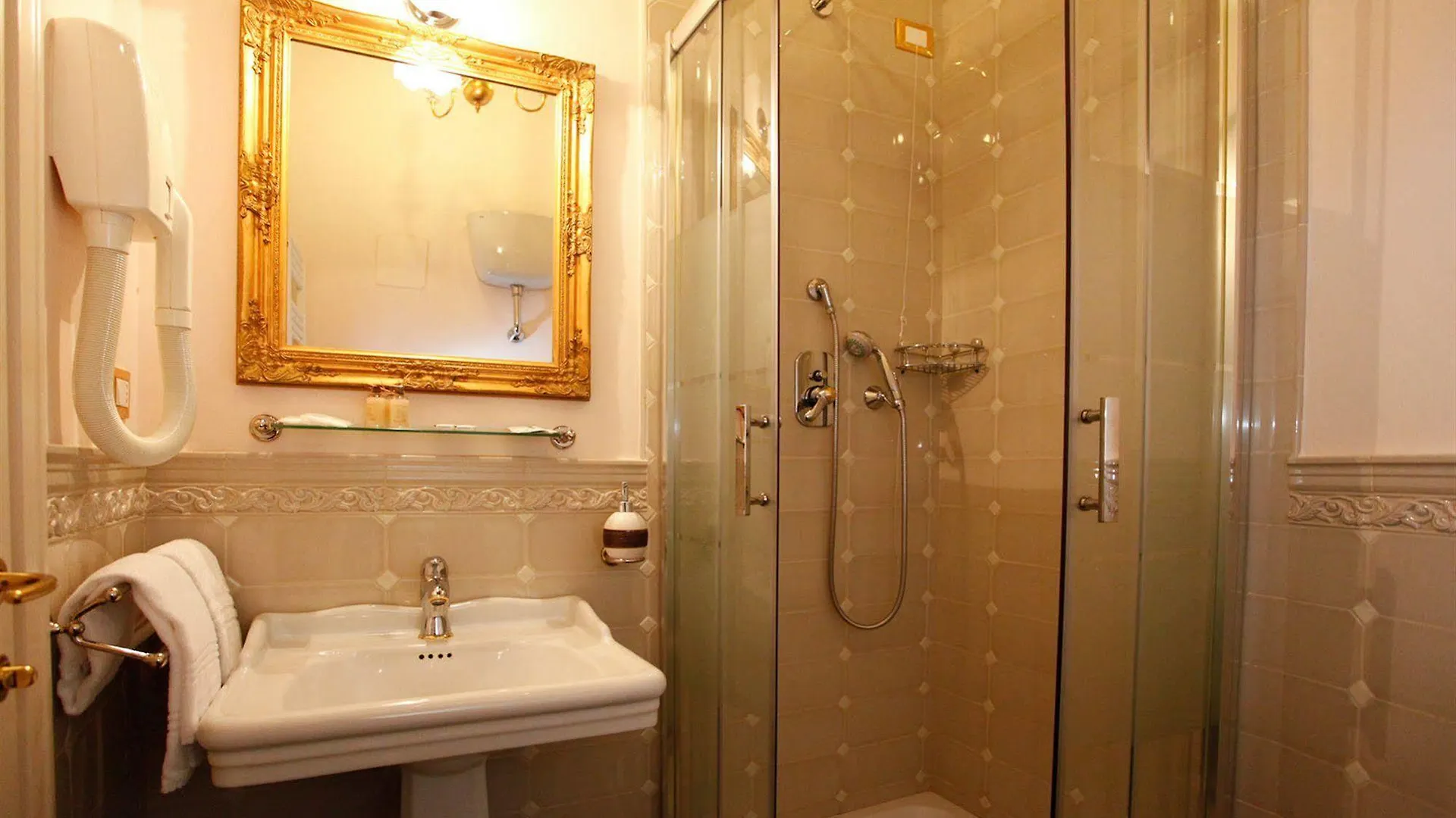 Casa De Fiori Apartments Rome 2*,