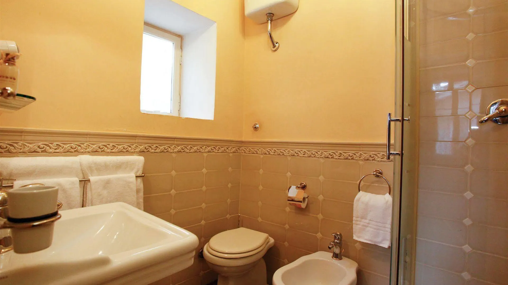 Casa De Fiori Apartments Rome 2*,  Italy
